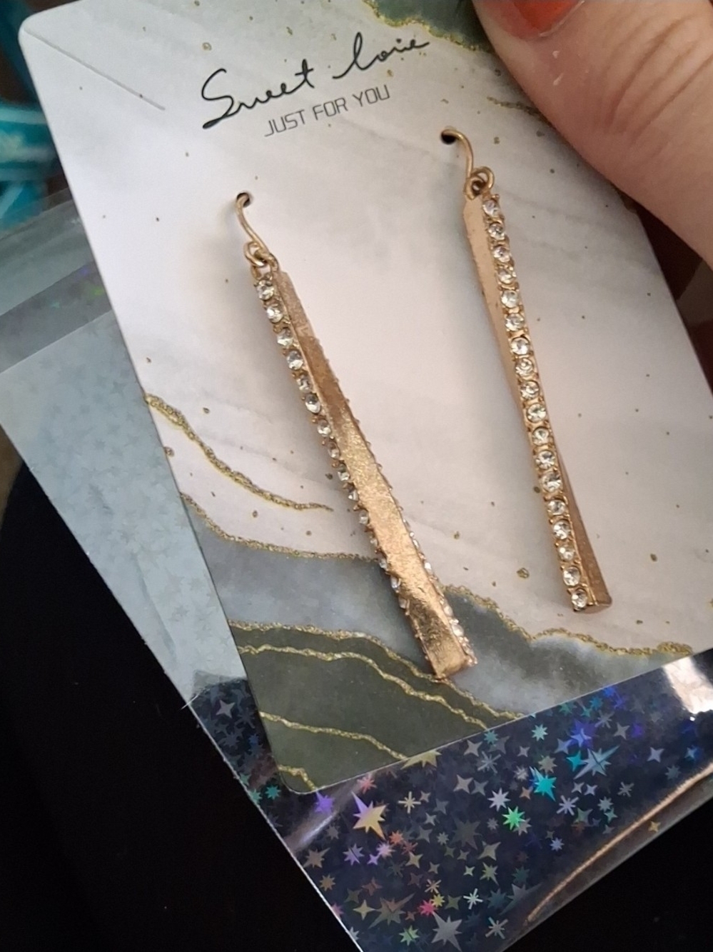 $8 Each Or Bundle 5/$20 Gold Twisted Bar Earrings